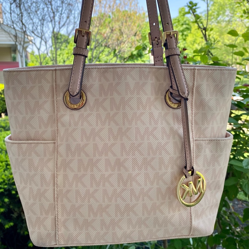 Michael Kors Powder Blush Jet Set Travel Tote Shoulder Bag-great for summer!
